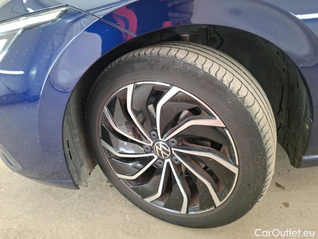  Volkswagen  Golf  VOLKSWAGEN / 2020 / 5P / Berline 2.0 TDI SCR 150 DSG7 Life 1st #47