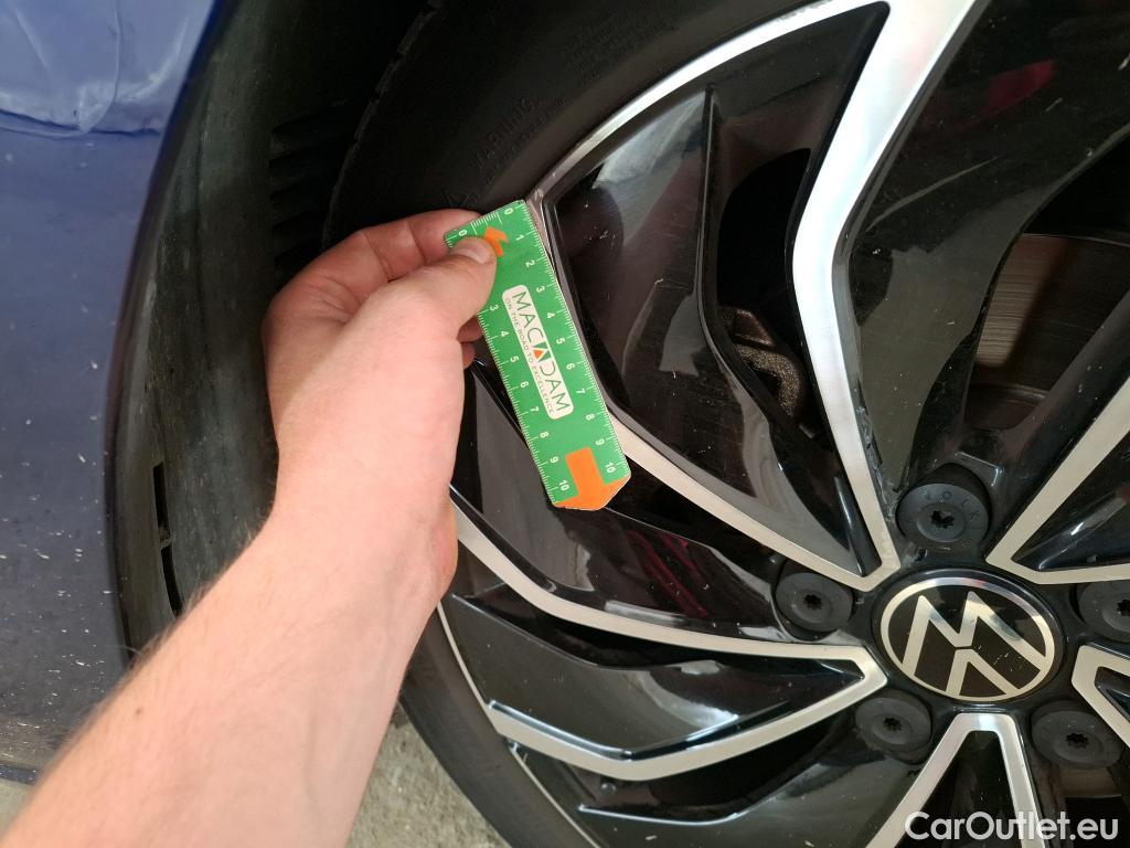  Volkswagen  Golf  VOLKSWAGEN / 2020 / 5P / Berline 2.0 TDI SCR 150 DSG7 Life 1st #52