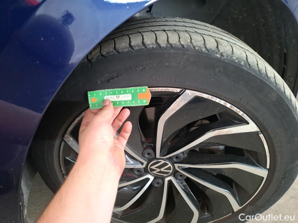  Volkswagen  Golf  VOLKSWAGEN / 2020 / 5P / Berline 2.0 TDI SCR 150 DSG7 Life 1st #15