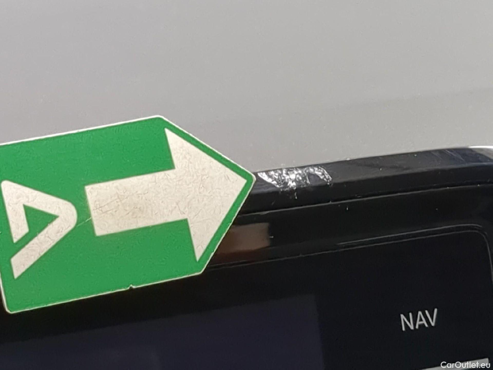  Volkswagen  T-ROC  Life 2.0 TDI 150CV BVA7 E6d #2