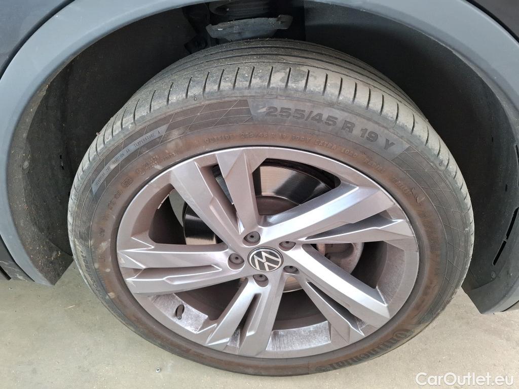  Volkswagen  Tiguan  R-Line Exclusive eHybrid 1.4 TSI 245CV BVA6 E6d #21
