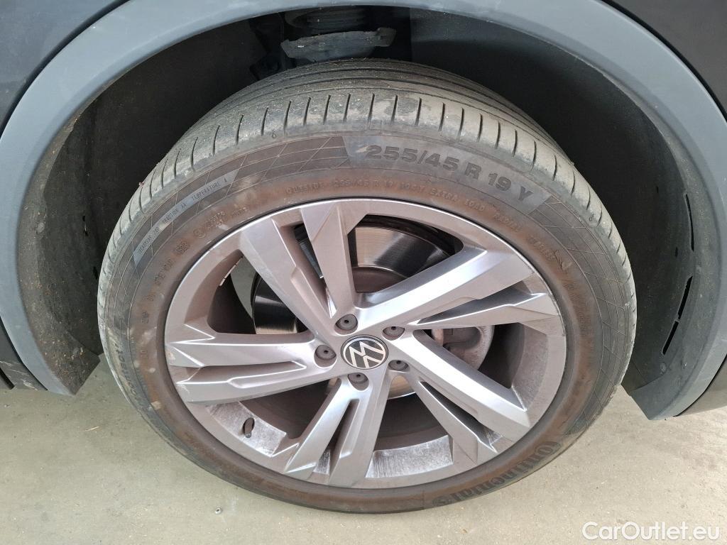  Volkswagen  Tiguan  R-Line Exclusive eHybrid 1.4 TSI 245CV BVA6 E6d #4