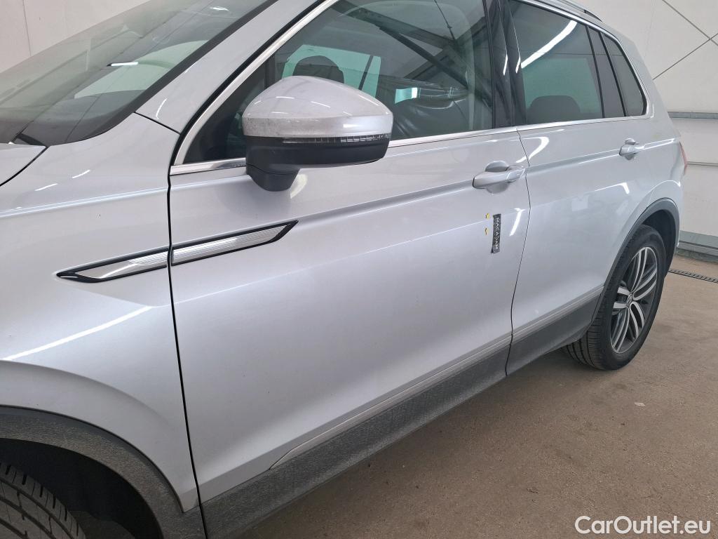  Volkswagen  Tiguan VOLKSWAGEN  / 2020 / 5P / SUV 1.5 TSI 150 DSG7 Elegance #17