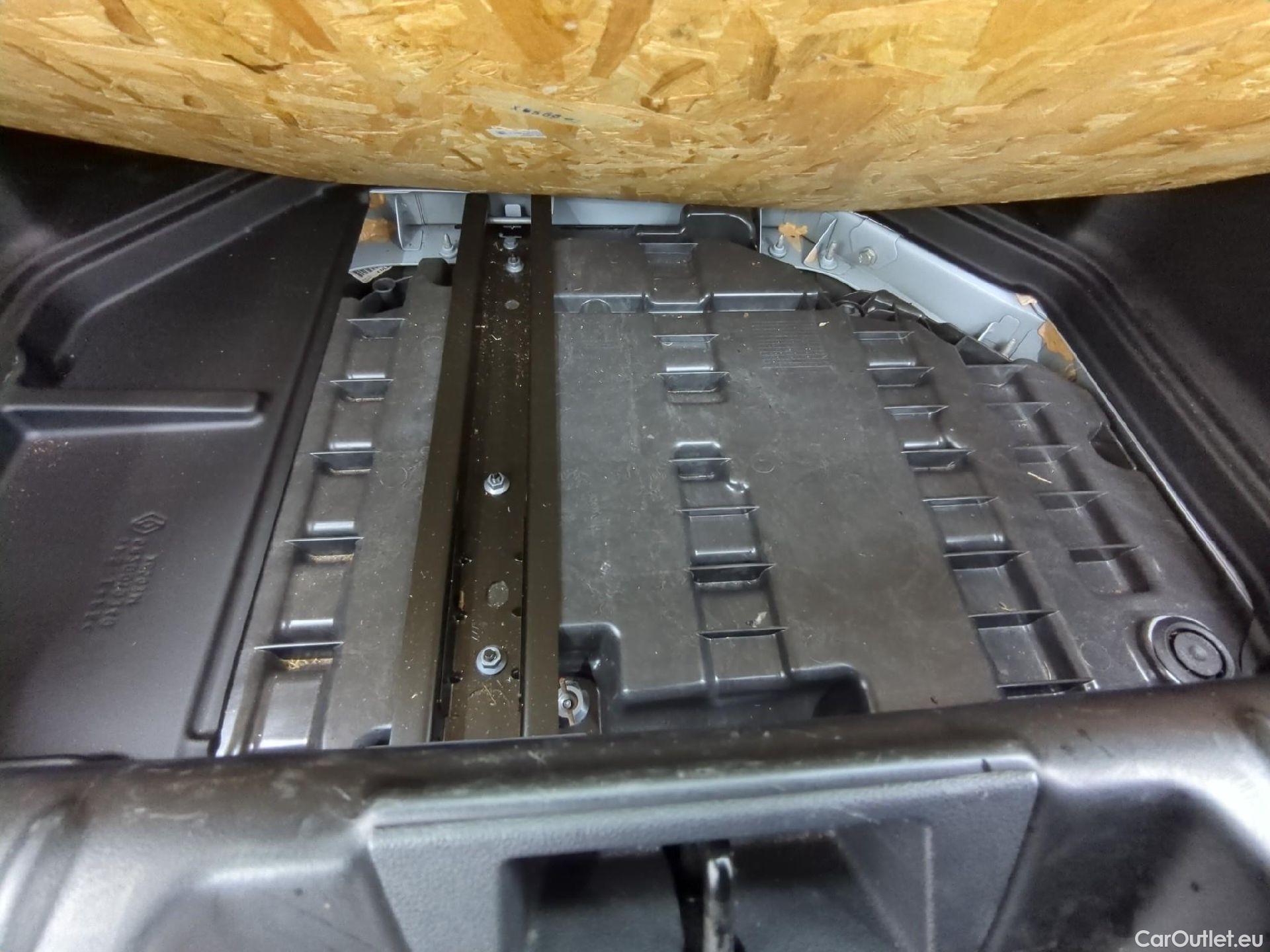  Renault  Megane  IV Berline 5 ptes. Société Air Nav 1.5 dCi 90CV BVM6 E6 #5