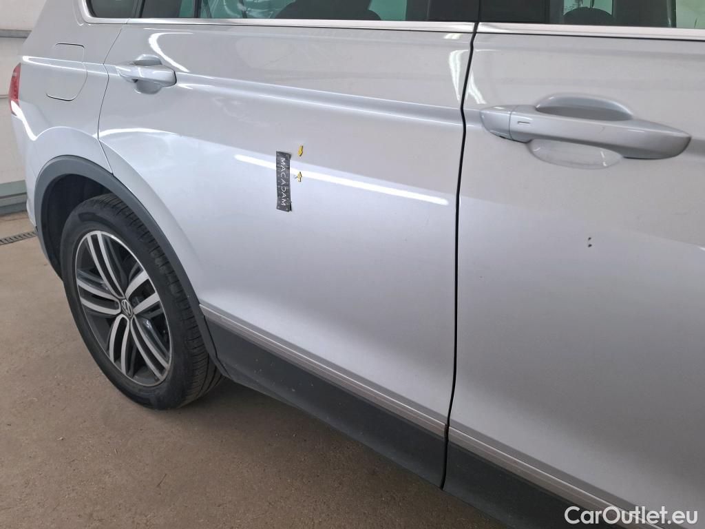  Volkswagen  Tiguan VOLKSWAGEN  / 2020 / 5P / SUV 1.5 TSI 150 DSG7 Elegance #23