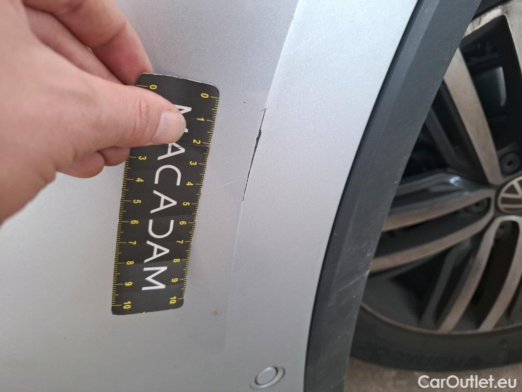  Volkswagen  Tiguan VOLKSWAGEN  / 2020 / 5P / SUV 1.5 TSI 150 DSG7 Elegance #4