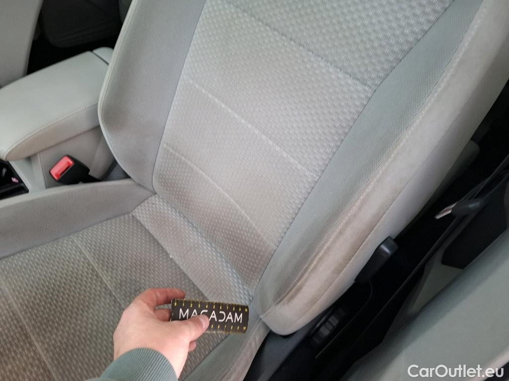  Volkswagen  Tiguan VOLKSWAGEN  Allspace / 2017 / 5P / SUV 2.0 TDI 150 DSG7 Confortline Business #33