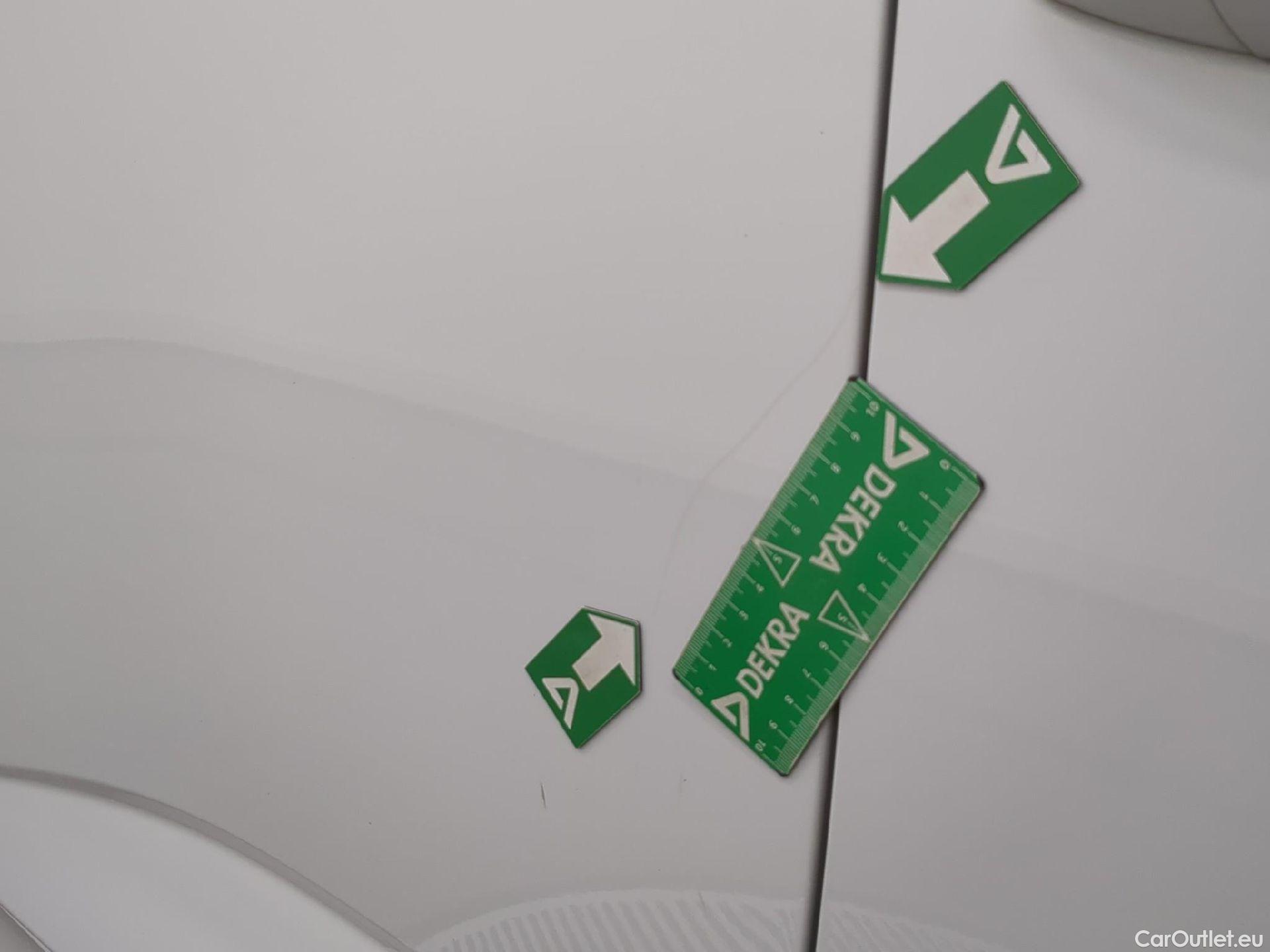  Renault  Megane  IV Berline 5 ptes. Société Air Nav 1.5 dCi 90CV BVM6 E6 #17