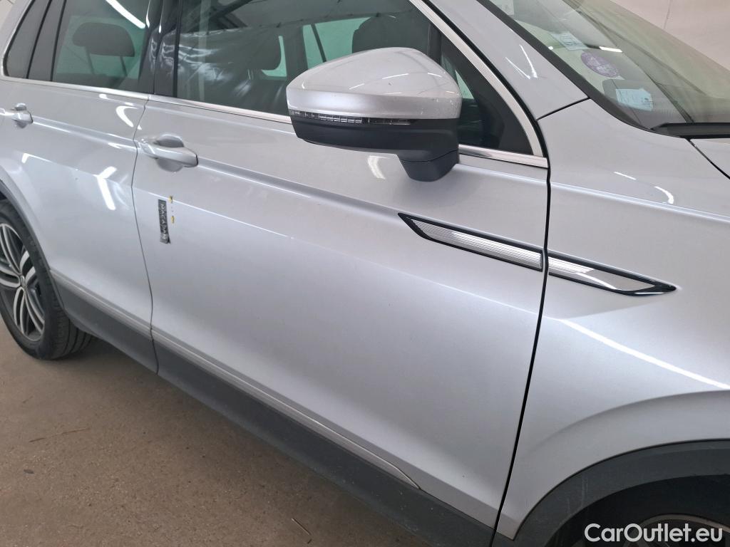  Volkswagen  Tiguan VOLKSWAGEN  / 2020 / 5P / SUV 1.5 TSI 150 DSG7 Elegance #21