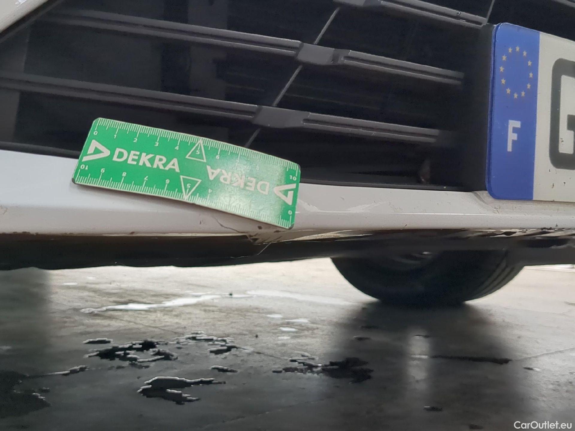  Renault  Megane  IV Berline 5 ptes. Société Air Nav 1.5 dCi 90CV BVM6 E6 #21