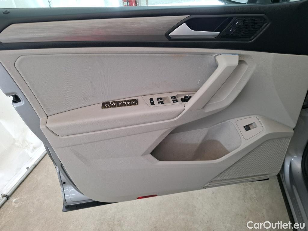  Volkswagen  Tiguan VOLKSWAGEN  Allspace / 2017 / 5P / SUV 2.0 TDI 150 DSG7 Confortline Business #13