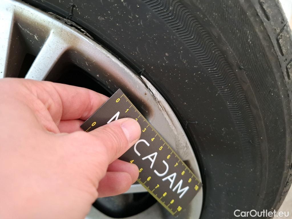  Peugeot  208  Affaire Premium Pack 1.2 80CV BVM5 E6dT #11