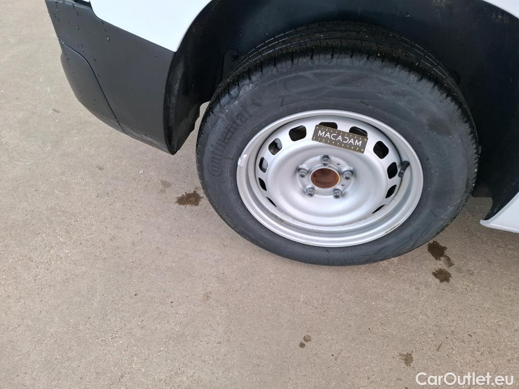  Citroen  Berlingo CITROEN  Van / 2018 / 4P / Fourgonnette Taille M 650kg PureTech 110 S&S BVM #3