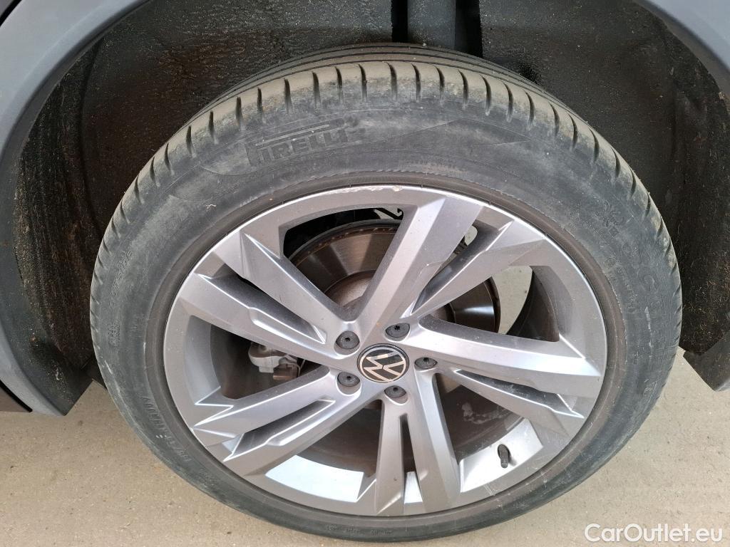  Volkswagen  Tiguan  R-Line Exclusive eHybrid 1.4 TSI 245CV BVA6 E6d #44