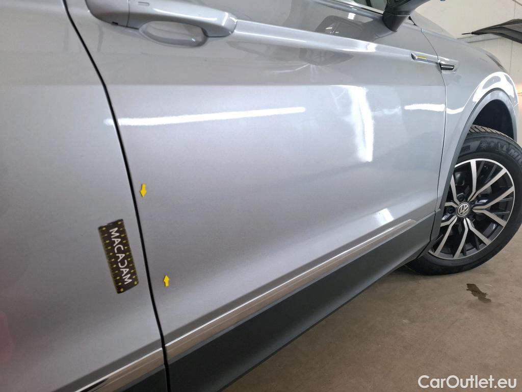  Volkswagen  Tiguan VOLKSWAGEN  Allspace / 2017 / 5P / SUV 2.0 TDI 150 DSG7 Confortline Business #2