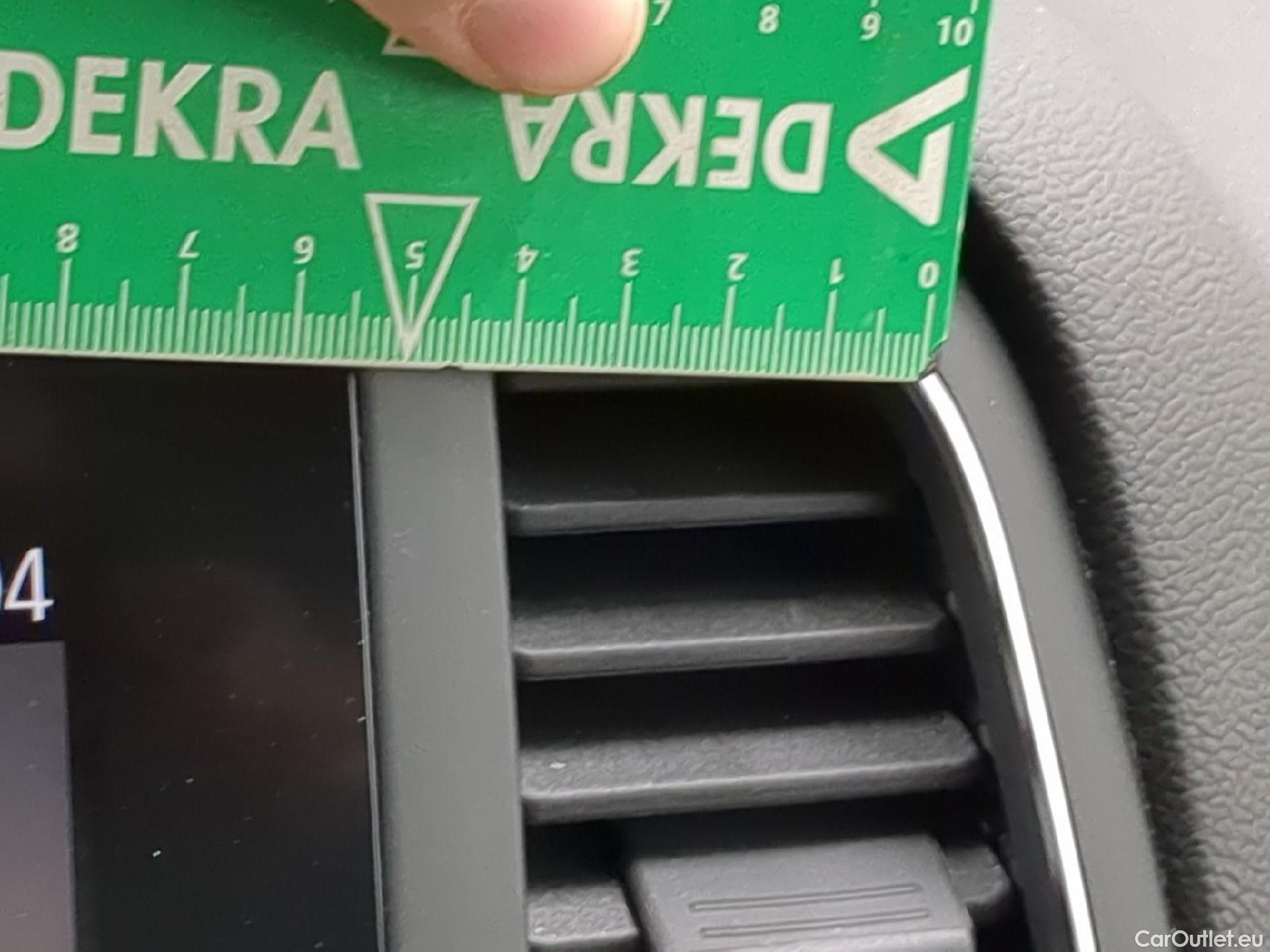  Renault  Megane  IV Berline 5 ptes. Société Air Nav 1.5 dCi 90CV BVM6 E6 #1