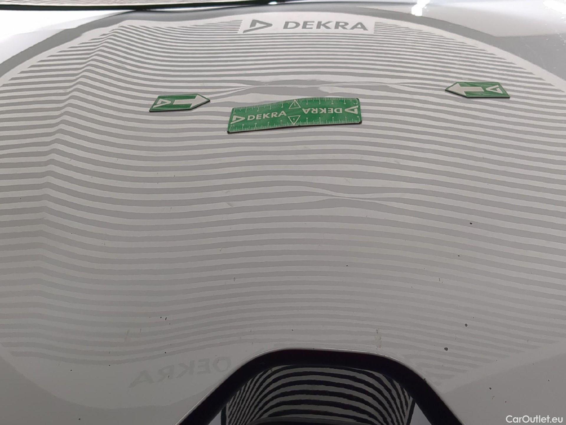  Renault  Megane  IV Berline 5 ptes. Société Air Nav 1.5 dCi 90CV BVM6 E6 #24