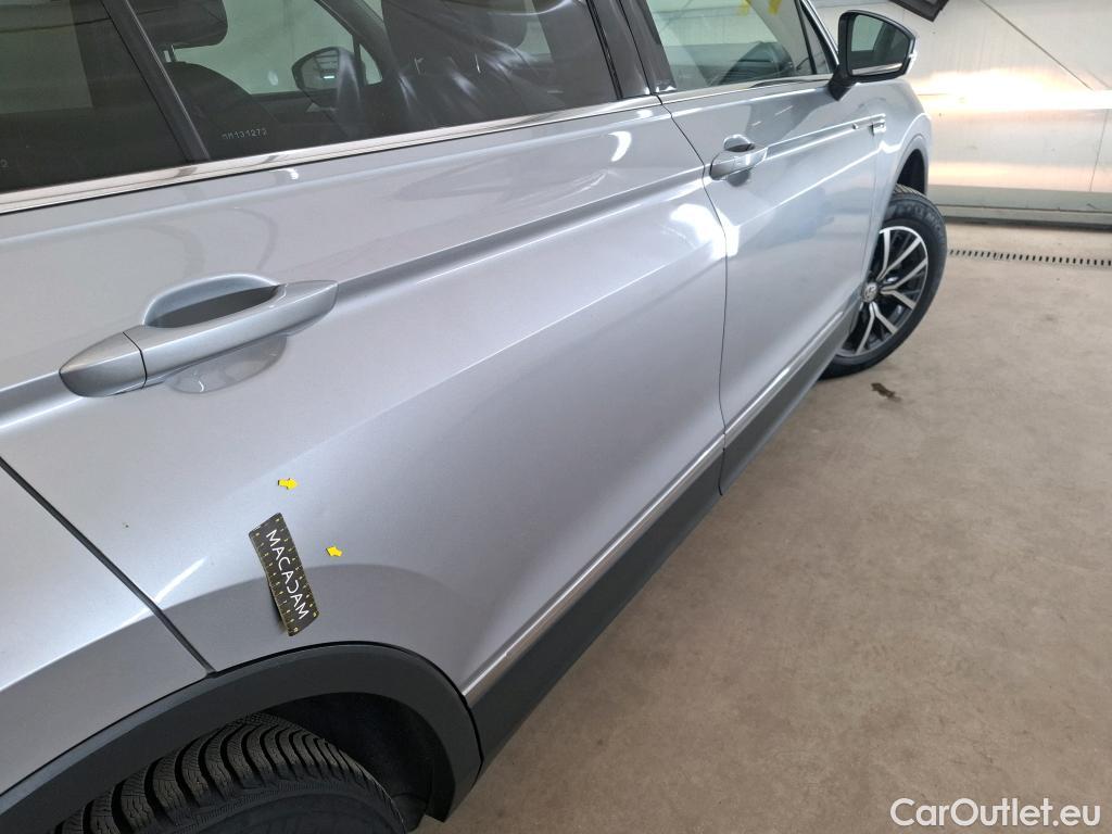  Volkswagen  Tiguan VOLKSWAGEN  Allspace / 2017 / 5P / SUV 2.0 TDI 150 DSG7 Confortline Business #26