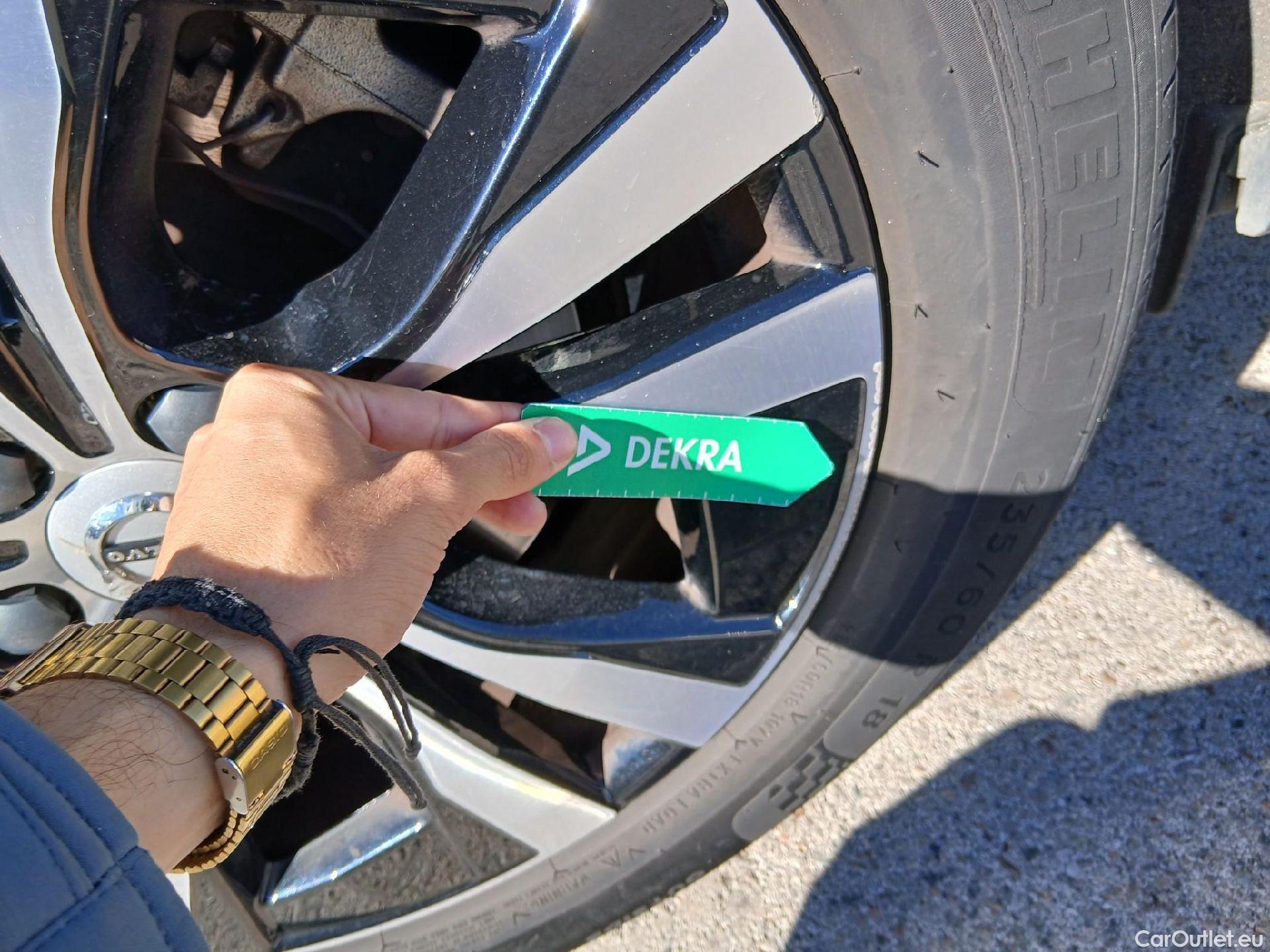  Volvo  XC60 VOLVO  / 2017 / 5P / todoterreno 2.0 T6 AWD Recharge R-Design Exp Auto #21