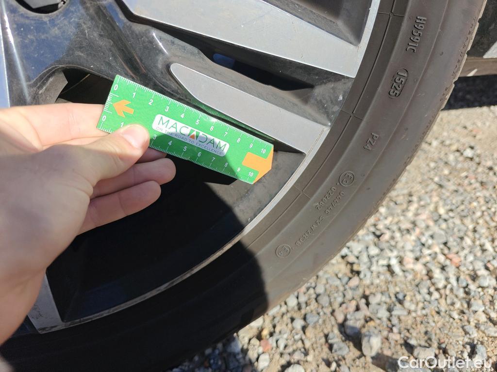  Volvo  XC 40 XC40 Plus Dark 2WD 2.0 165CV AT7 E6d #2