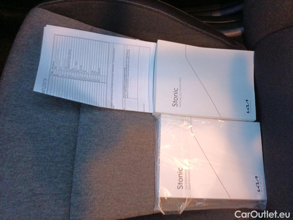  KIA  STONIC KIA  / 2017 / 5P / todoterreno 1.0 T-GDi 74kW (100CV) MHEV iMT Concept #1