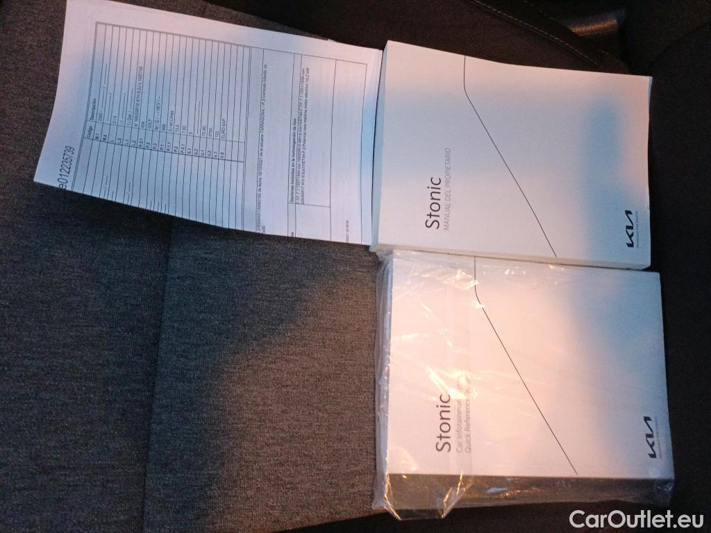  KIA  STONIC KIA  / 2017 / 5P / todoterreno 1.0 T-GDi 74kW (100CV) MHEV iMT Concept #2