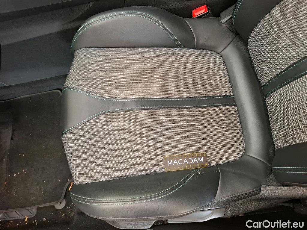  Peugeot  3008  Allure Pack 1.2 PureTech 130CV BVA8 E6d #37