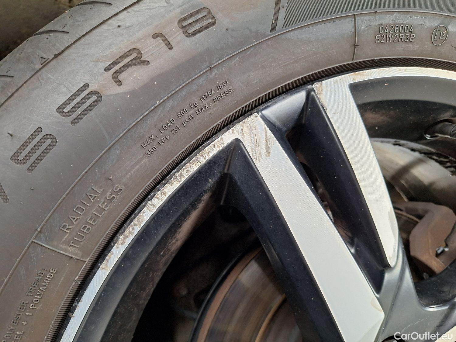  Volvo  XC 40 Volvo, XC40 '17, Volvo XC40 D4 AWD Geartronic R-Design 5d #9