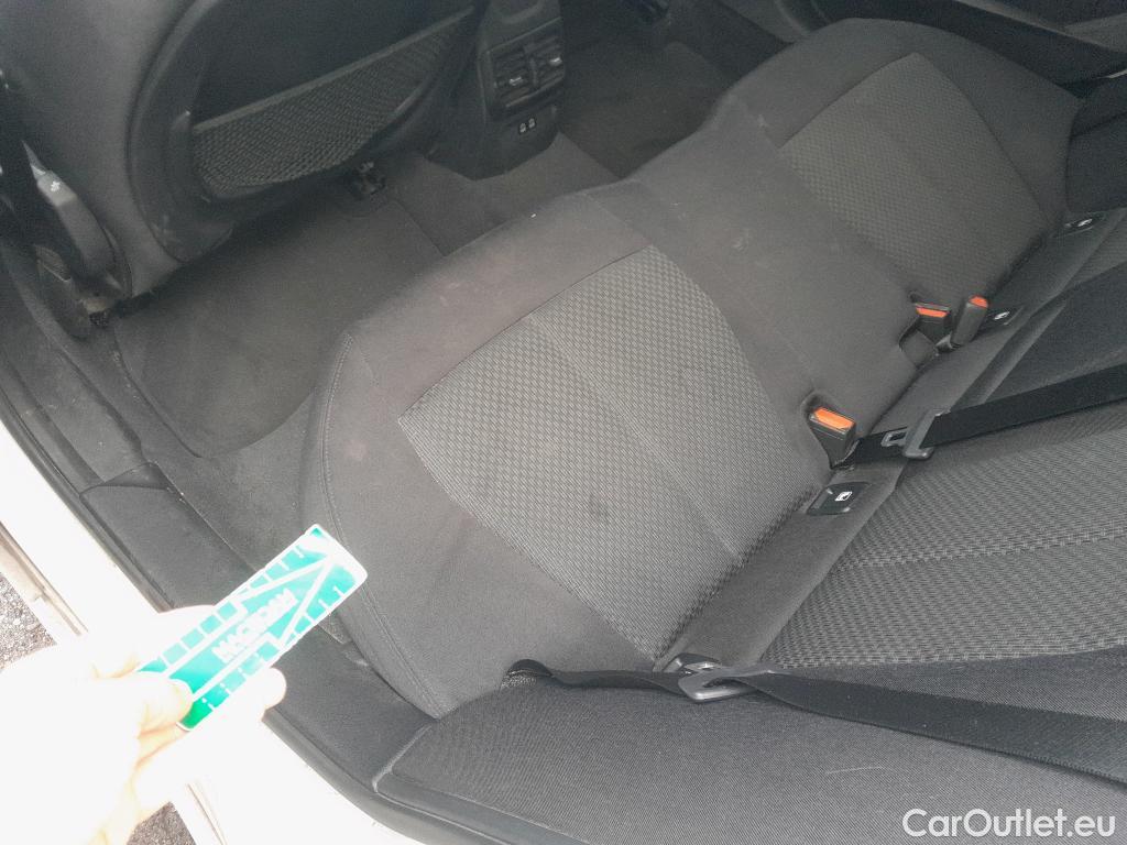  Bmw  Serie 1 BMW  / 2019 / 5P / berlina con portón 118i #15