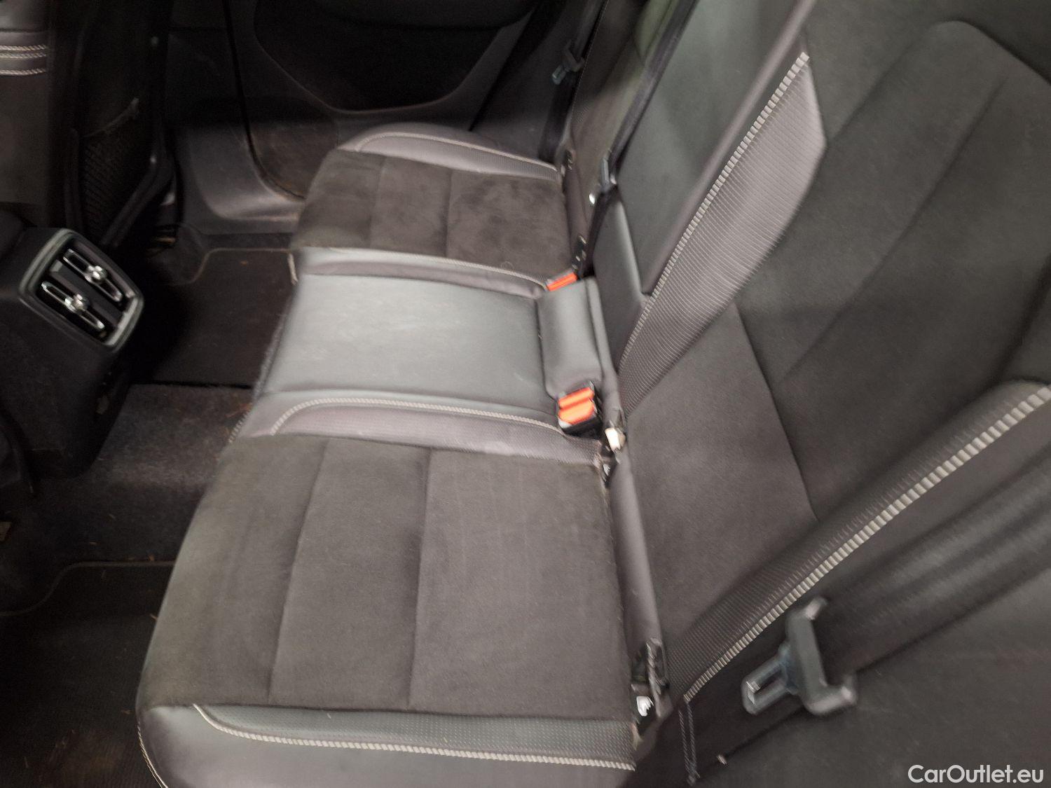  Volvo  XC 40 Volvo, XC40 '17, Volvo XC40 D4 AWD Geartronic R-Design 5d #29