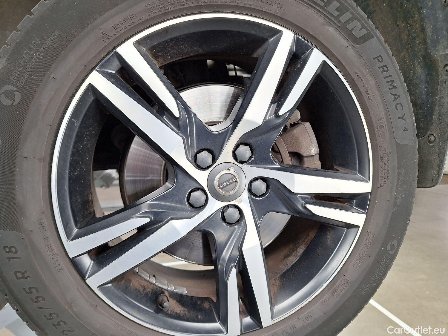  Volvo  XC 40 Volvo, XC40 '17, Volvo XC40 D4 AWD Geartronic R-Design 5d #1