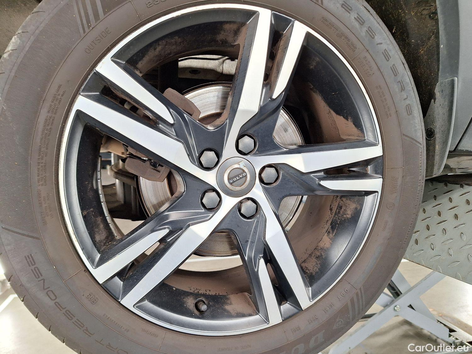  Volvo  XC 40 Volvo, XC40 '17, Volvo XC40 D4 AWD Geartronic R-Design 5d #4