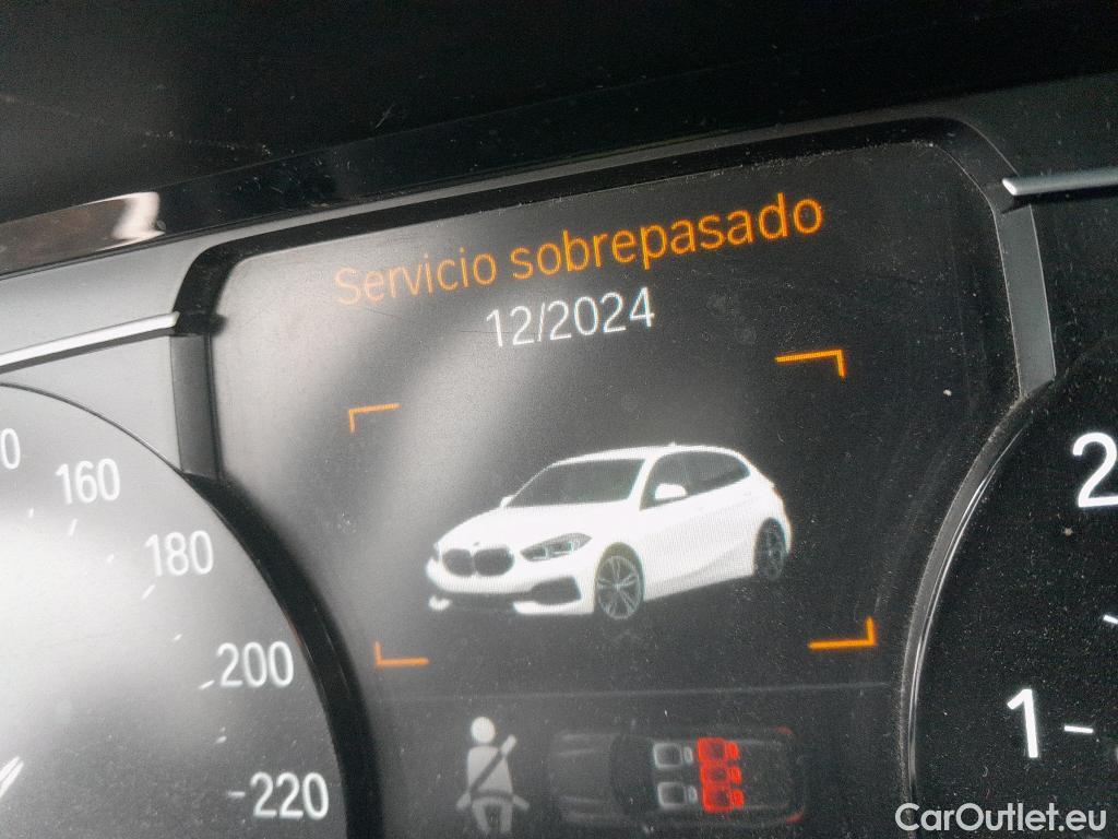  Bmw  Serie 1 BMW  / 2019 / 5P / berlina con portón 118i #31