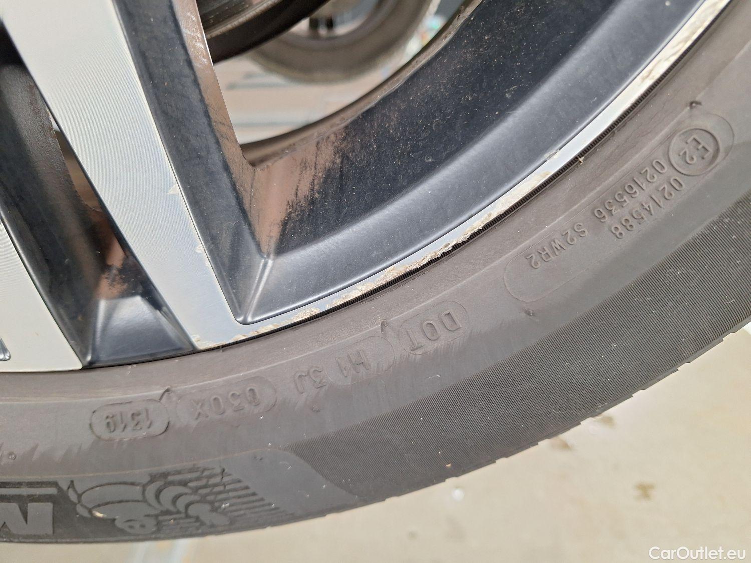  Volvo  XC 40 Volvo, XC40 '17, Volvo XC40 D4 AWD Geartronic R-Design 5d #3