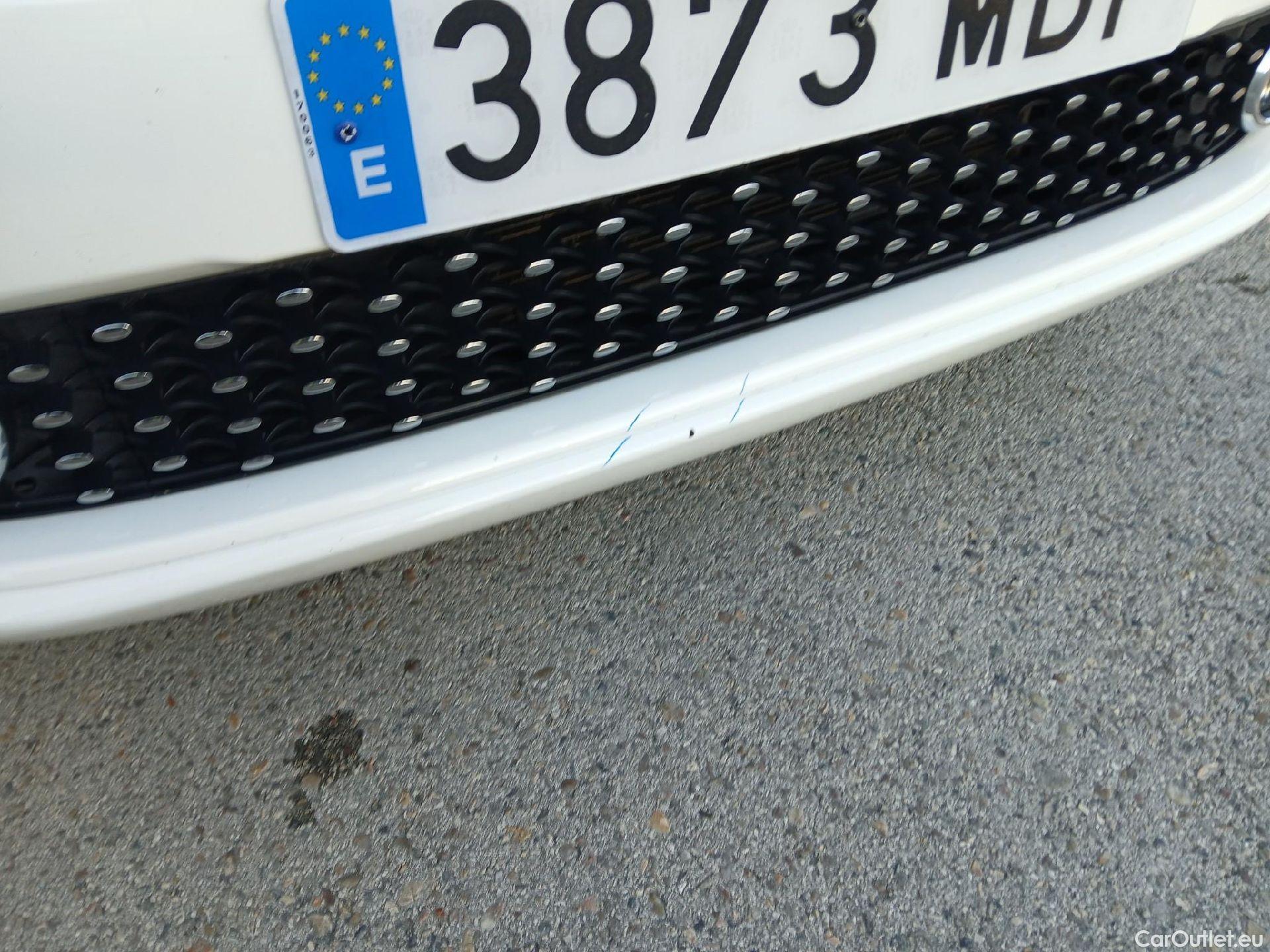  Fiat  500 FIAT  / 2015 / 3P / berlina con portón Red 1.0 Hybrid 51KW (70 CV)(SP)(SL) (AC4) #2