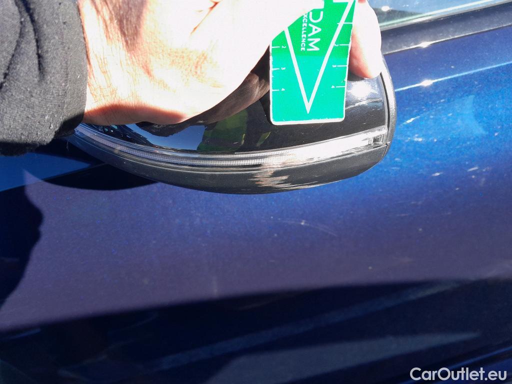  Mercedes  C-Klasse MERCEDES-BENZ Clase C / 2021 / 4P / sedán C 220 d #47