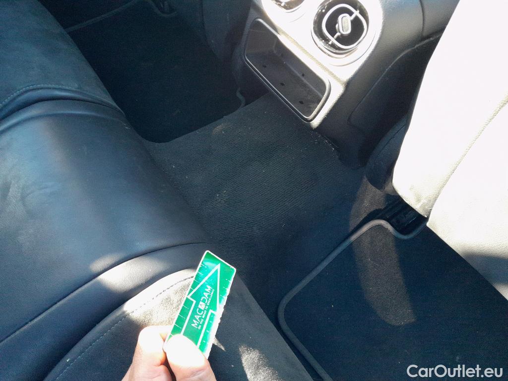  Mercedes  C-Klasse MERCEDES-BENZ Clase C / 2021 / 4P / sedán C 220 d #26