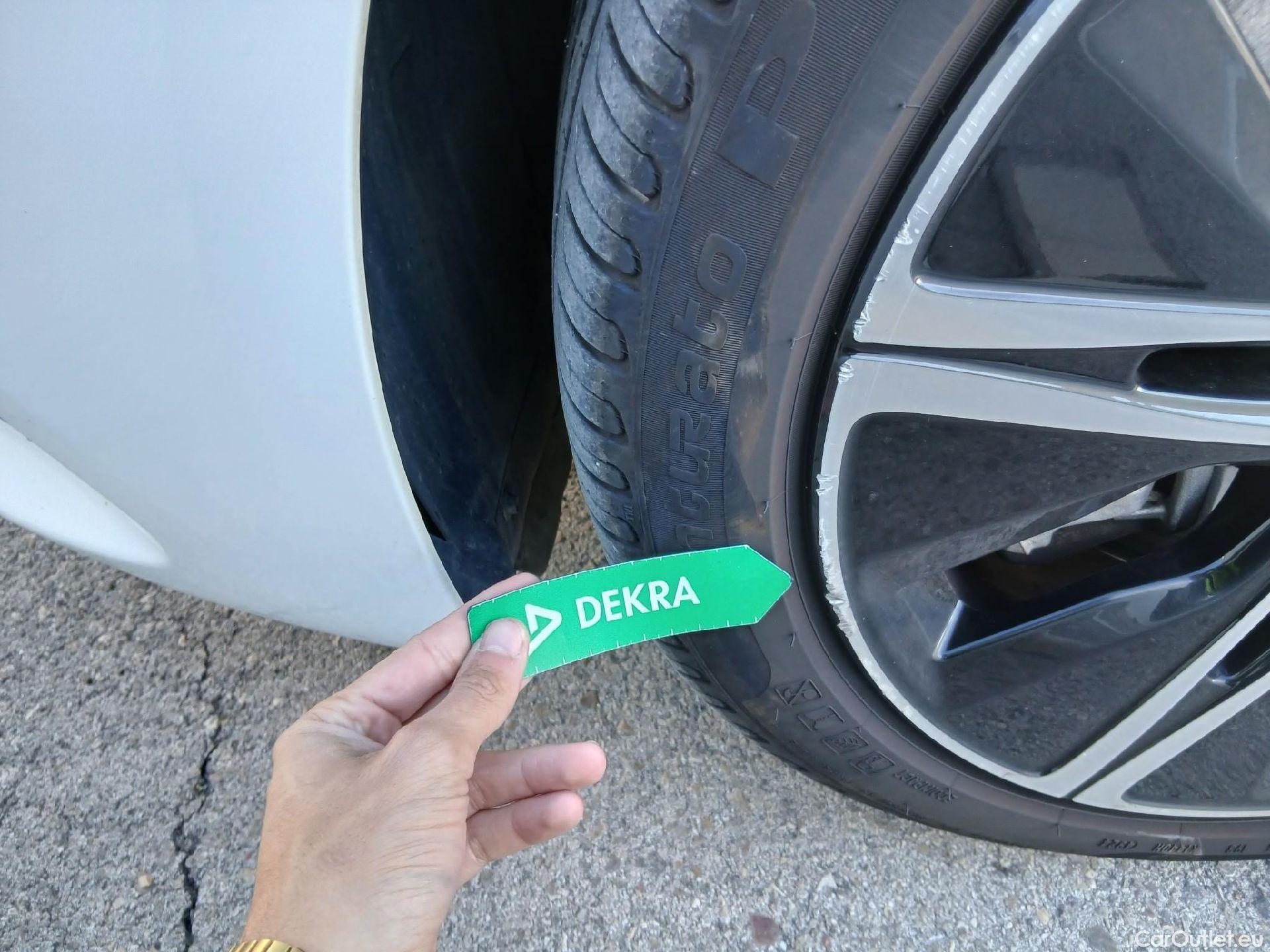  Mercedes  A-Klasse MERCEDES-BENZ Clase A / 2018 / 5P / berlina con portón A 250 e #10