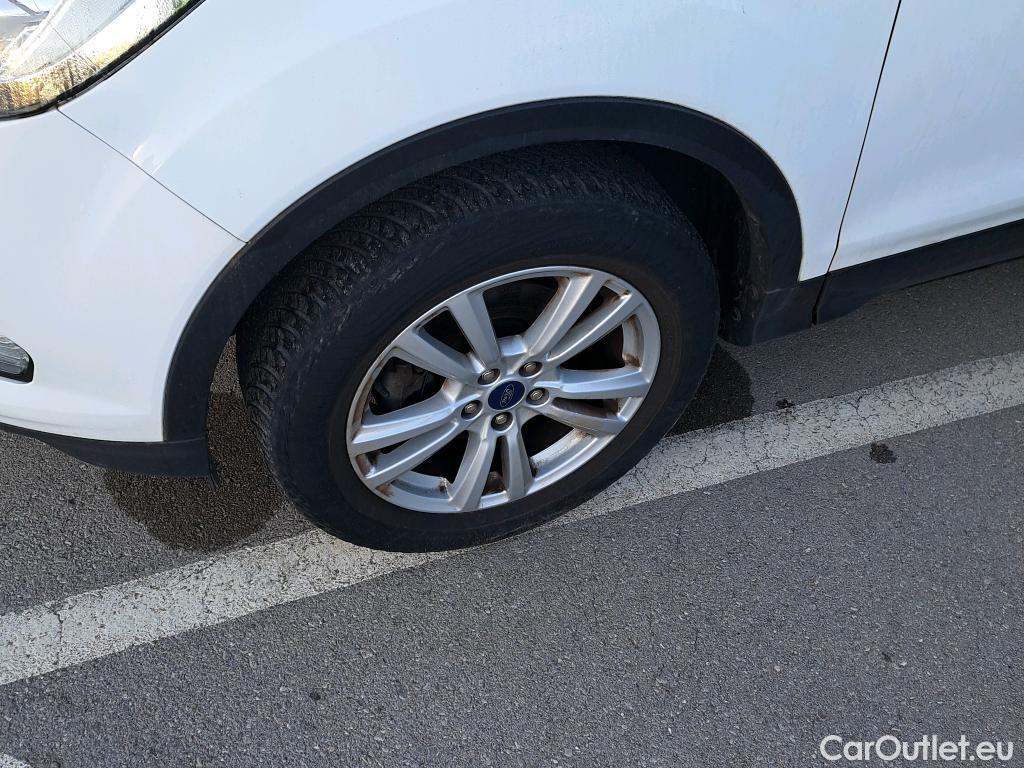  Ford  Kuga FORD  / 2016 / 5P / todoterreno 1.5 EcoBoost 88kW 4x2 Trend+ (CX) #1