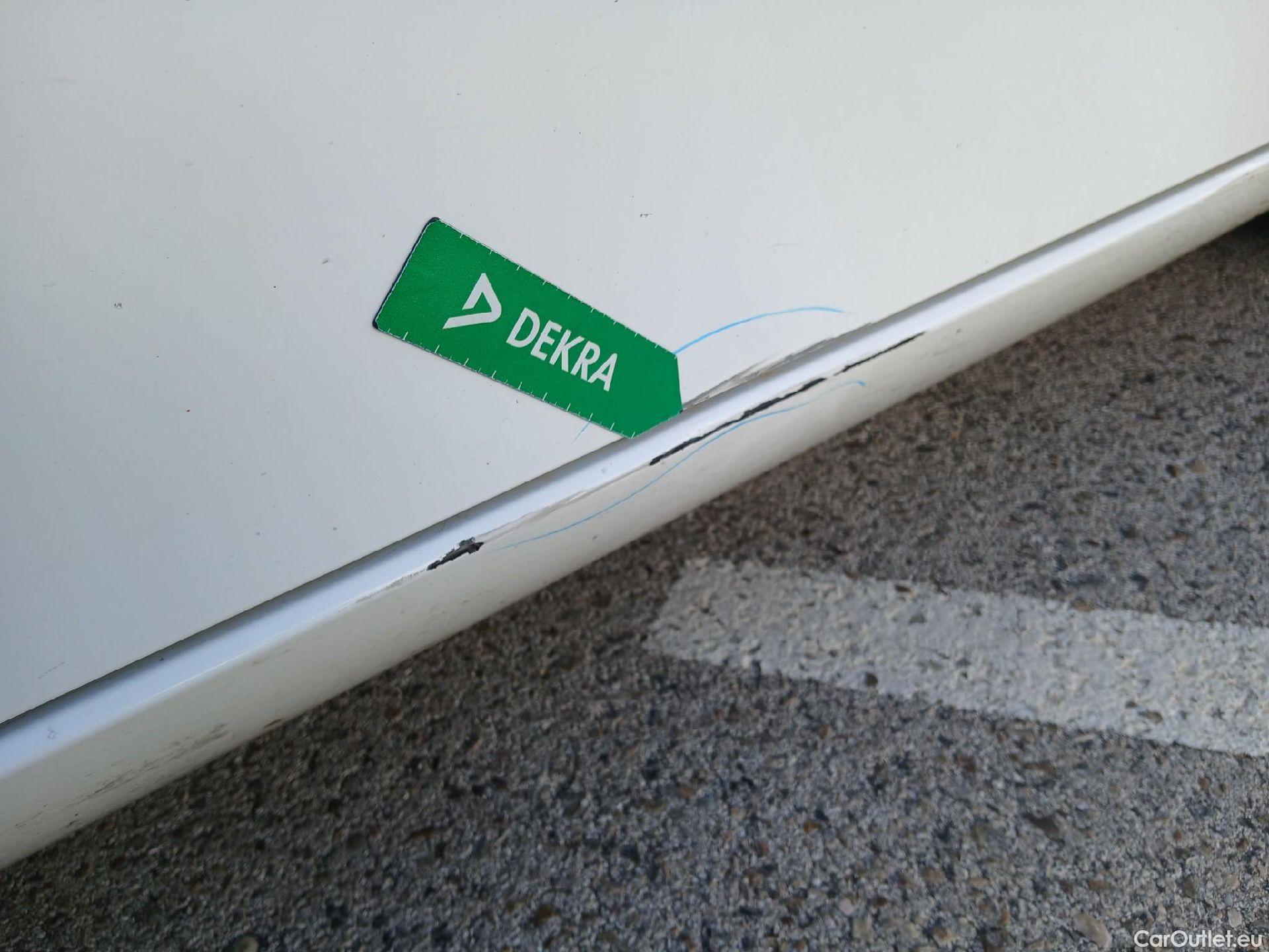  Mercedes  A-Klasse MERCEDES-BENZ Clase A / 2018 / 5P / berlina con portón A 250 e #33