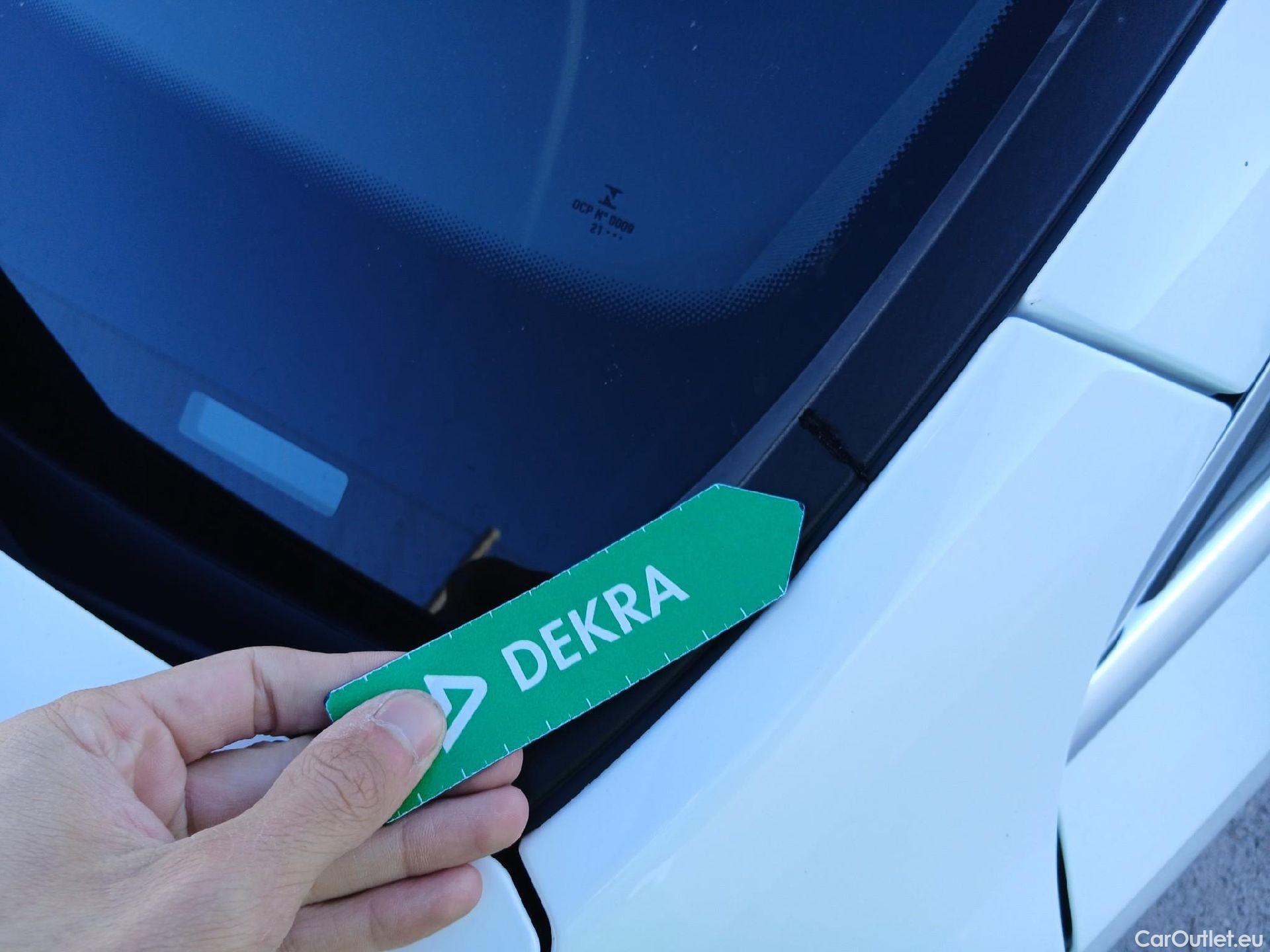  Mercedes  A-Klasse MERCEDES-BENZ Clase A / 2018 / 5P / berlina con portón A 250 e #14