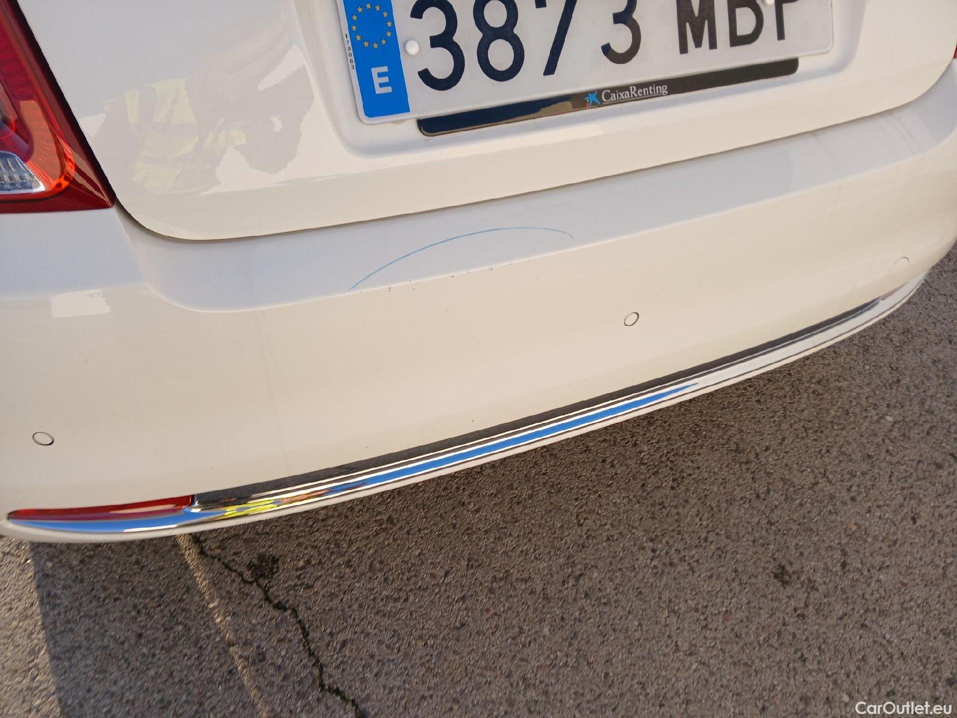  Fiat  500 FIAT  / 2015 / 3P / berlina con portón Red 1.0 Hybrid 51KW (70 CV)(SP)(SL) (AC4) #9