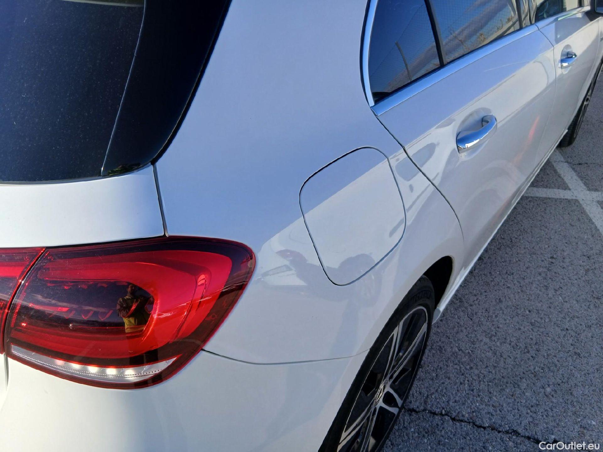  Mercedes  A-Klasse MERCEDES-BENZ Clase A / 2018 / 5P / berlina con portón A 250 e #27