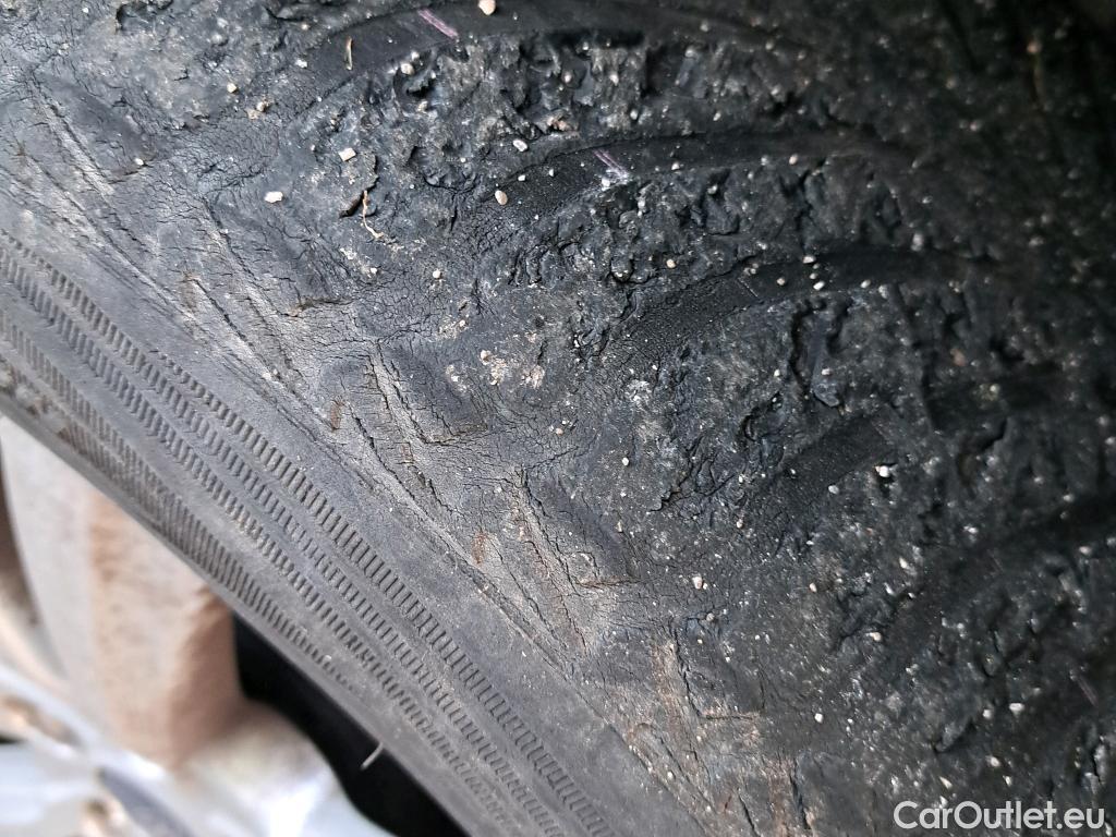  Ford  Kuga FORD  / 2016 / 5P / todoterreno 1.5 EcoBoost 88kW 4x2 Trend+ (CX) #4