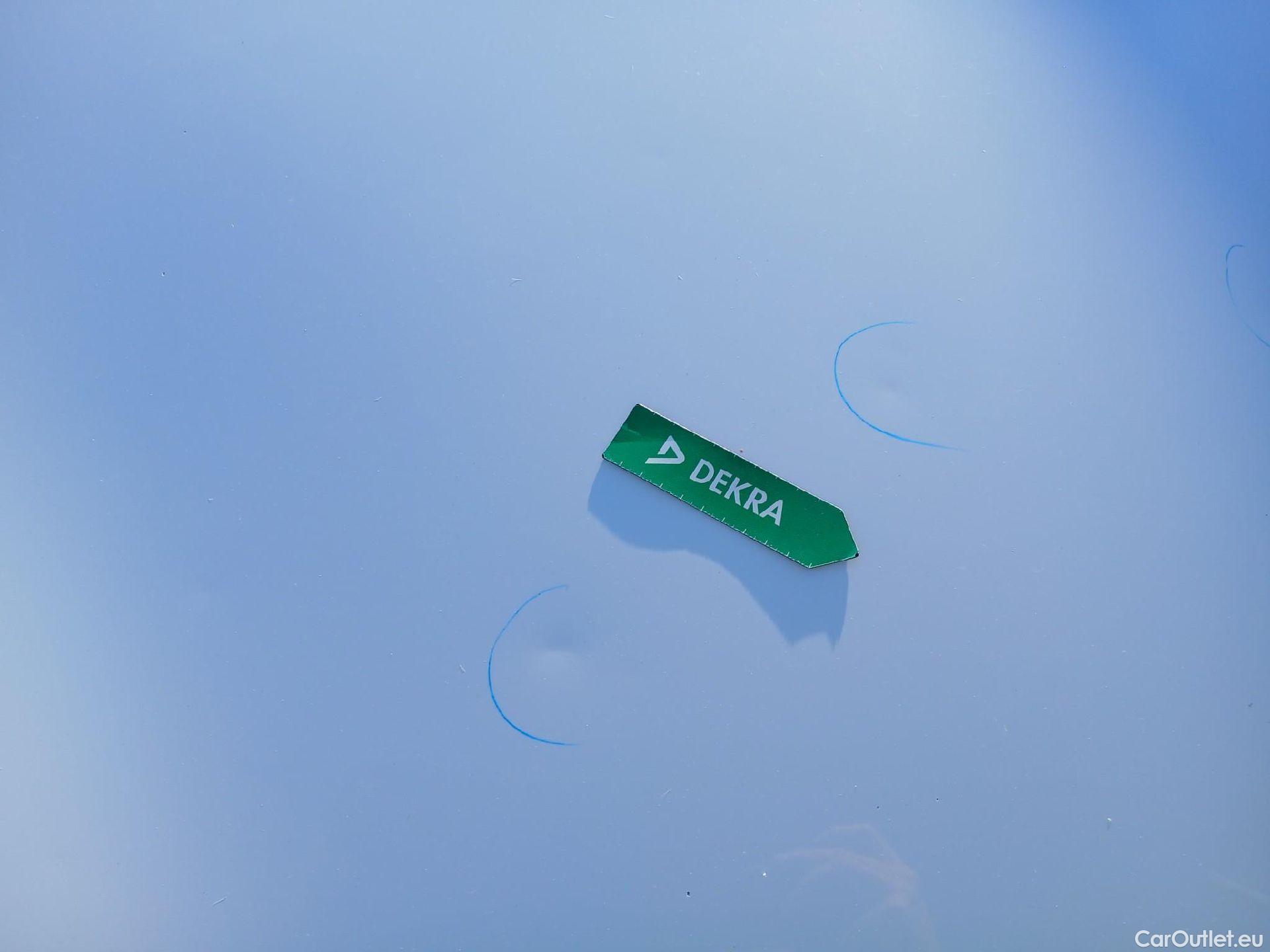  Mercedes  A-Klasse MERCEDES-BENZ Clase A / 2018 / 5P / berlina con portón A 250 e #4