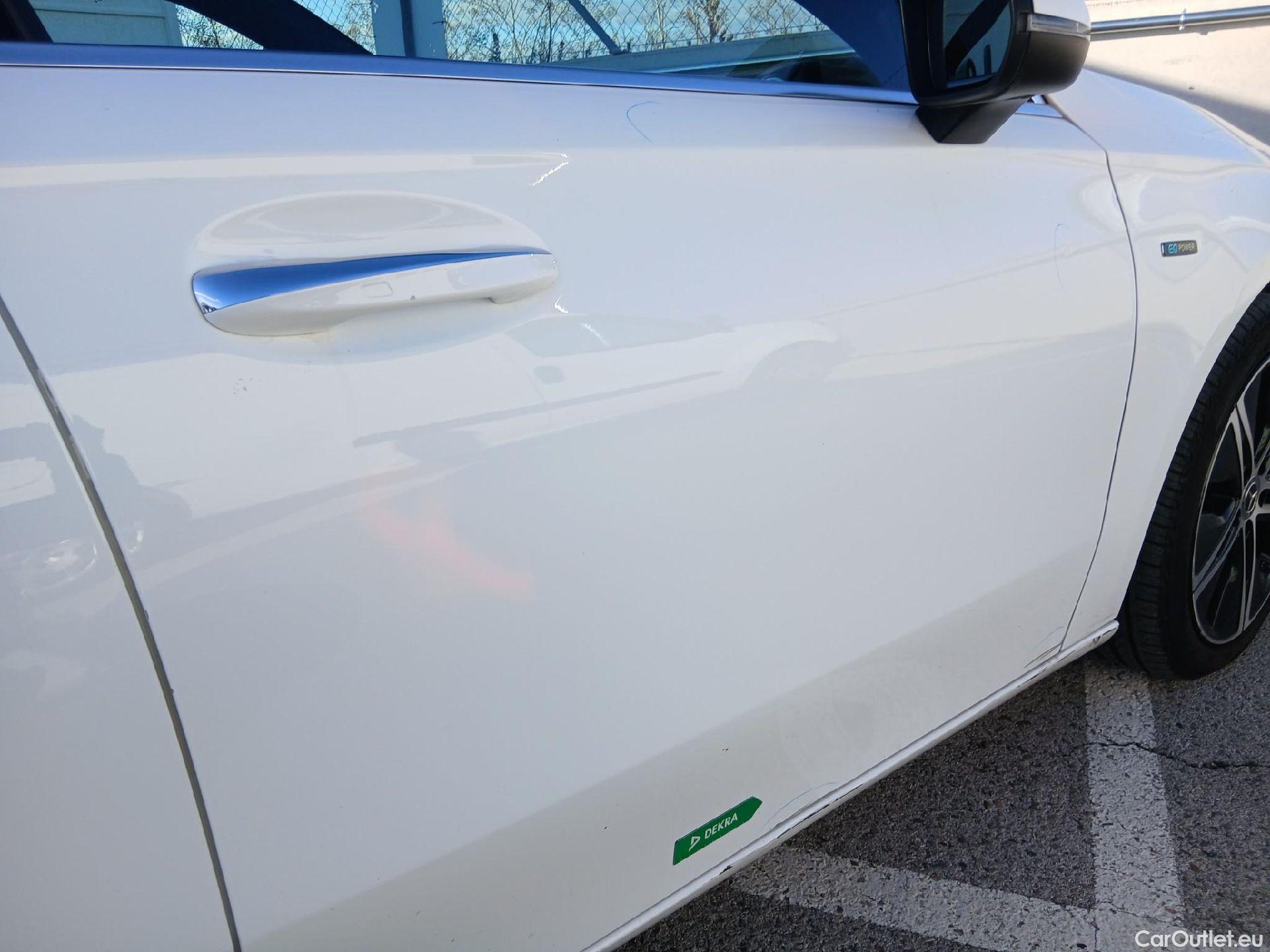  Mercedes  A-Klasse MERCEDES-BENZ Clase A / 2018 / 5P / berlina con portón A 250 e #31