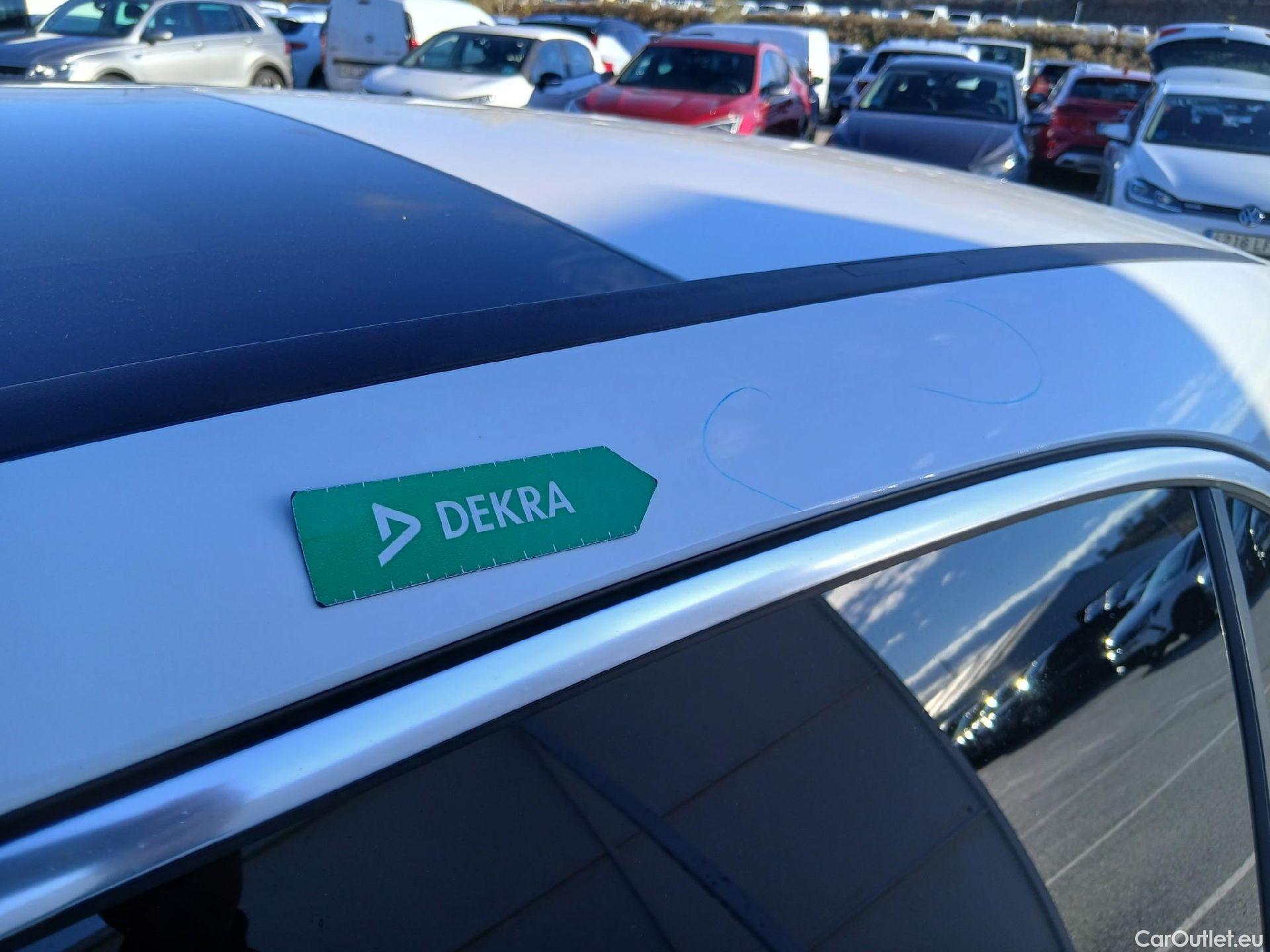  Mercedes  A-Klasse MERCEDES-BENZ Clase A / 2018 / 5P / berlina con portón A 250 e #12