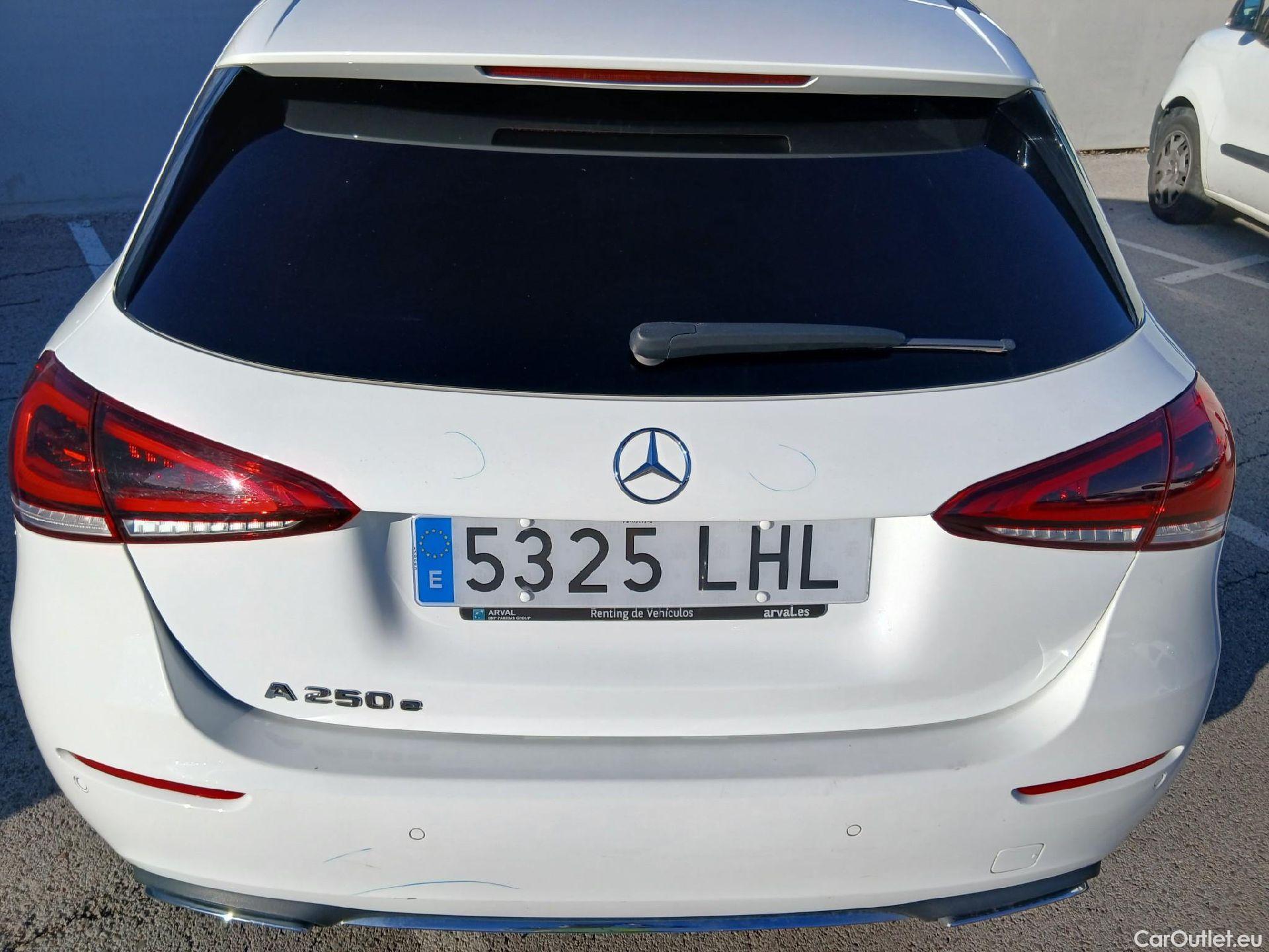  Mercedes  A-Klasse MERCEDES-BENZ Clase A / 2018 / 5P / berlina con portón A 250 e #22