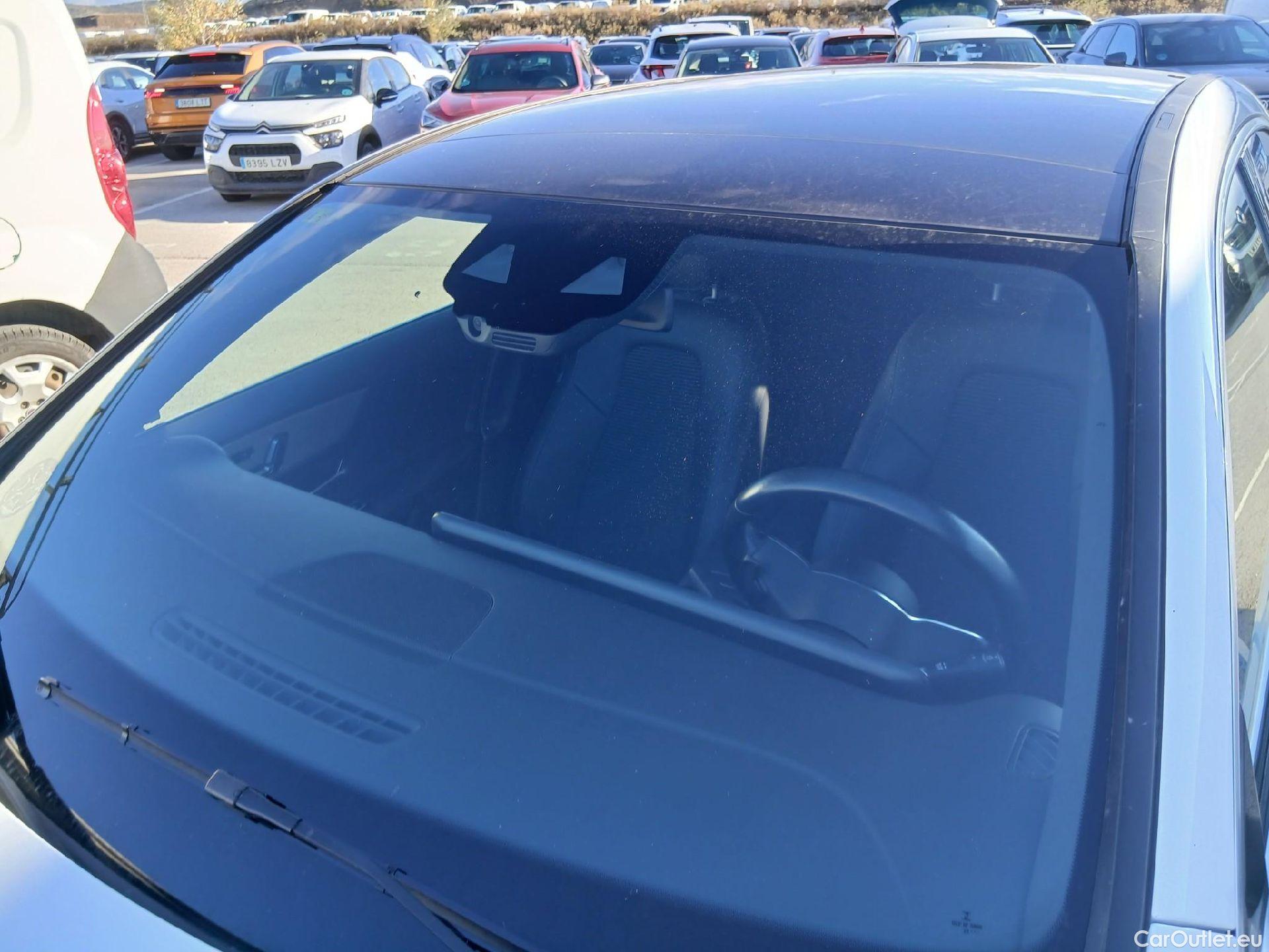  Mercedes  A-Klasse MERCEDES-BENZ Clase A / 2018 / 5P / berlina con portón A 250 e #8