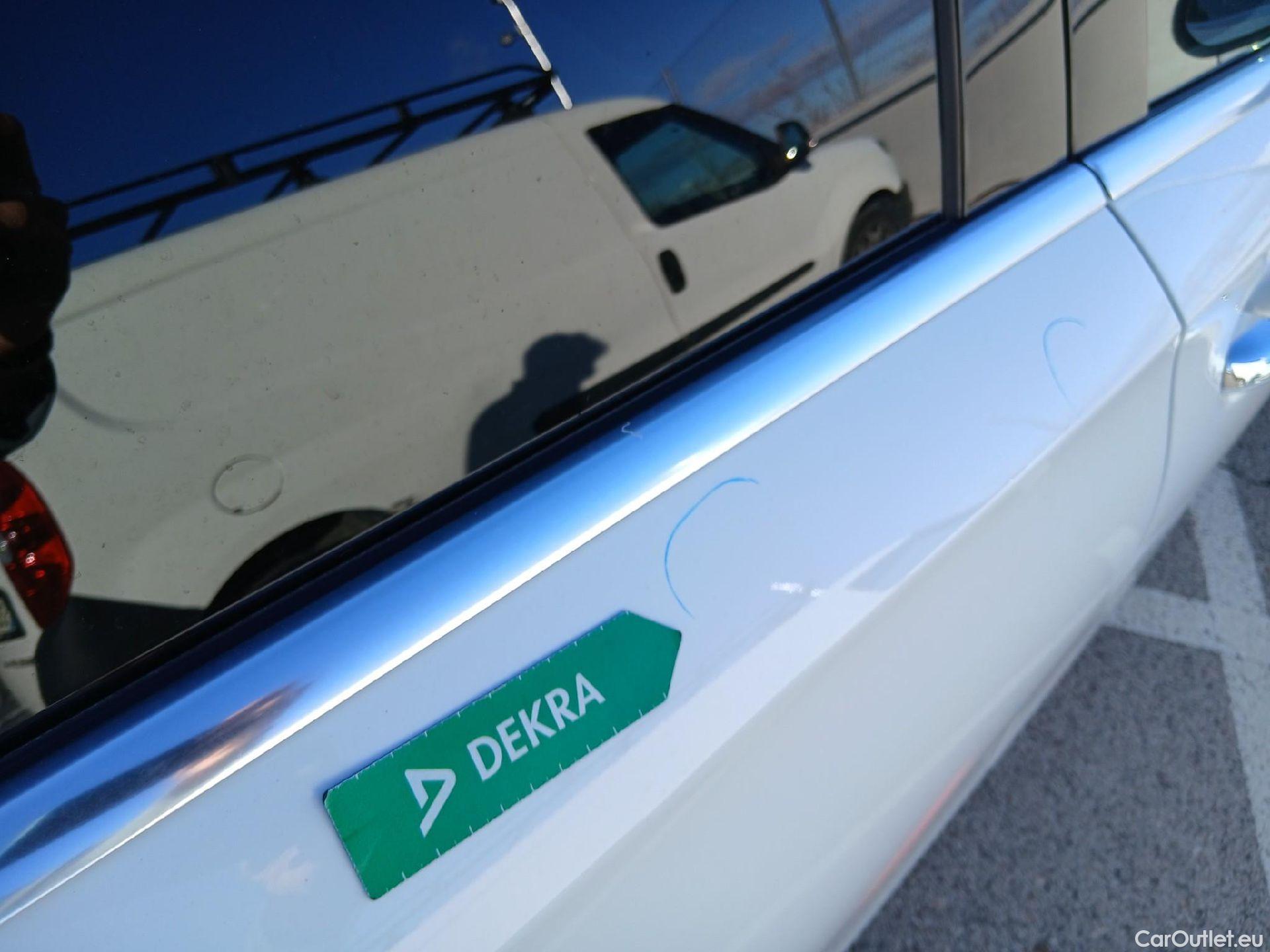  Mercedes  A-Klasse MERCEDES-BENZ Clase A / 2018 / 5P / berlina con portón A 250 e #28